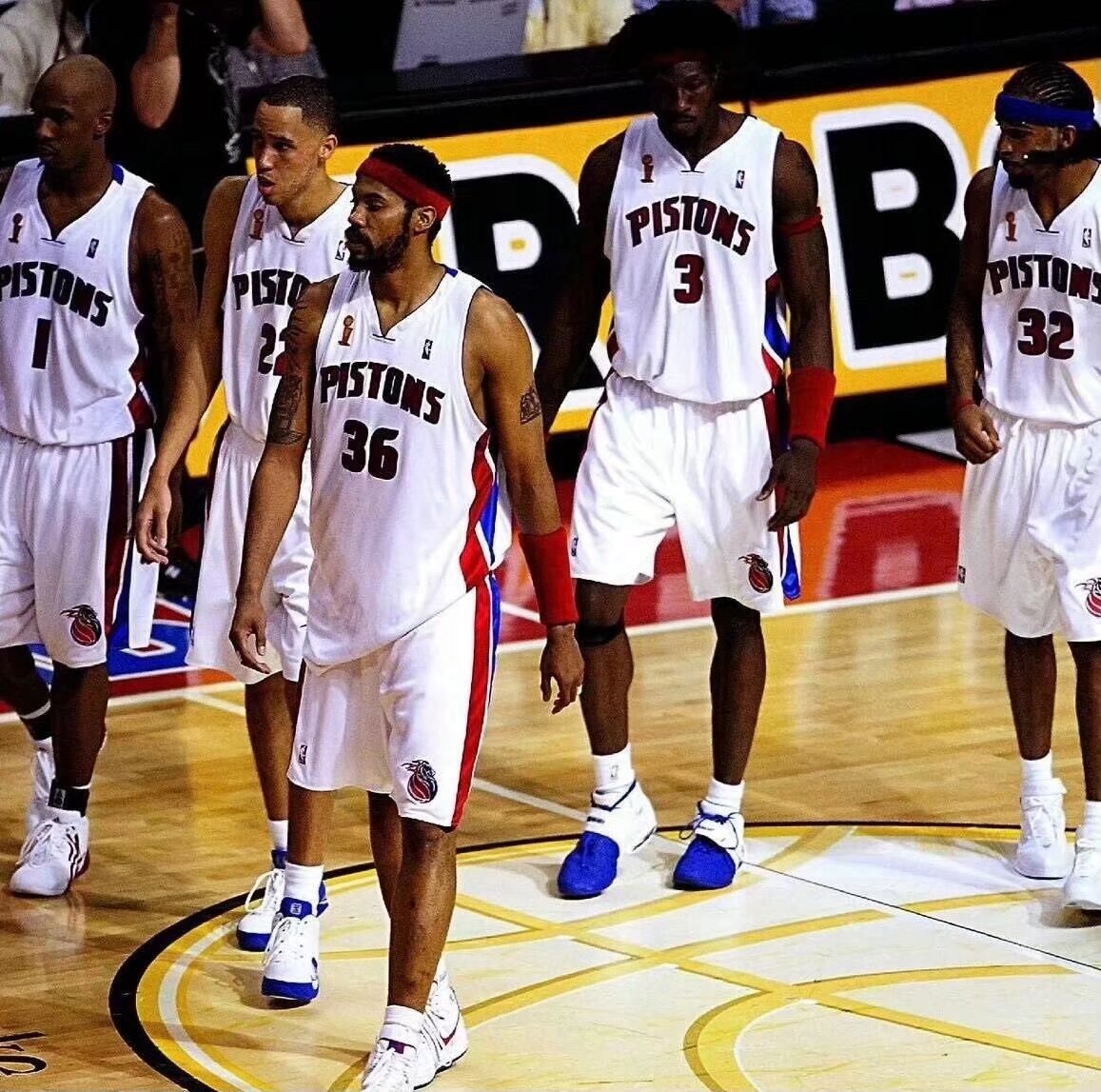 国王则需在 国王则需在